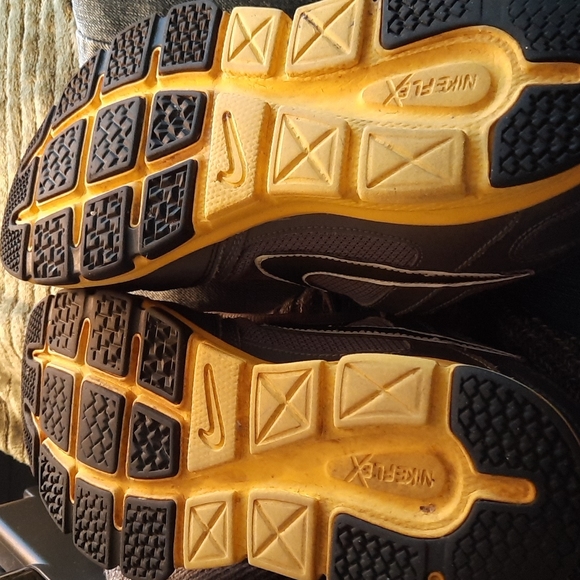 -Nike Air Flex Trainer shoes Look great! comfortable, men's 8.5 grey yell… - Picture 5 of 6